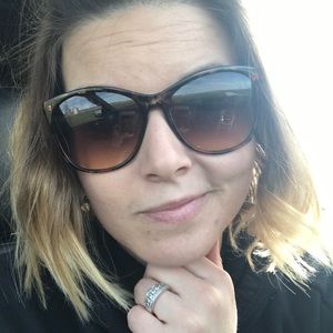 Meet your Posher, Brandy